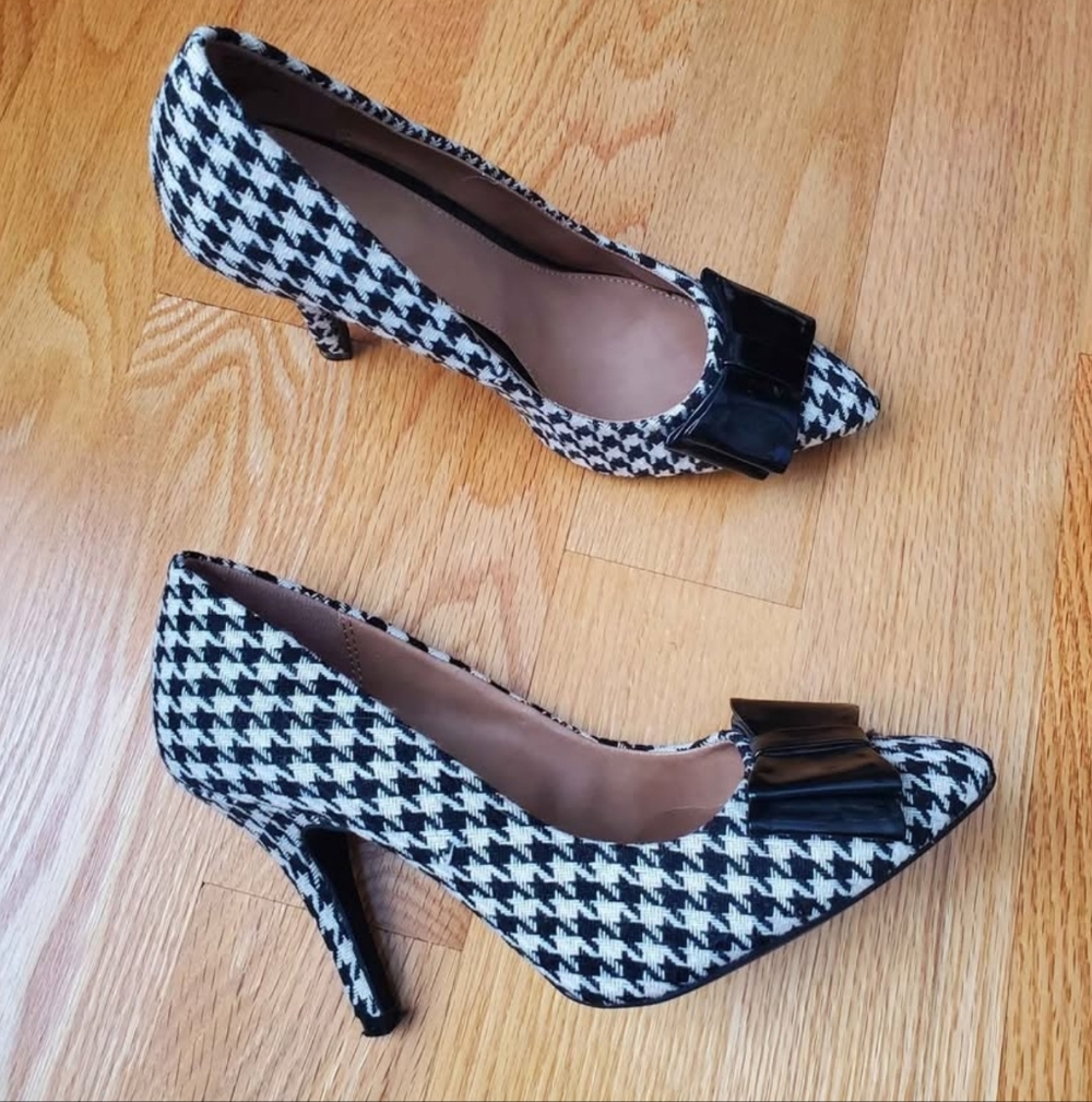 🥝 Apt. 9 | Houndstooth Heels with Black Bow Accent